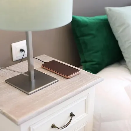 Frühstückspension Glass Boutique - & 4*