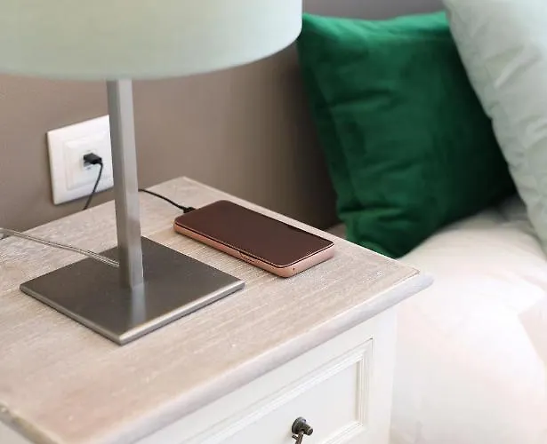 לינה וארוחת בוקר Glass Boutique - & 4*