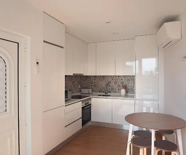 לינה וארוחת בוקר Glass Boutique - & 4*