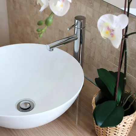 Bed & Breakfast Glass Boutique - &